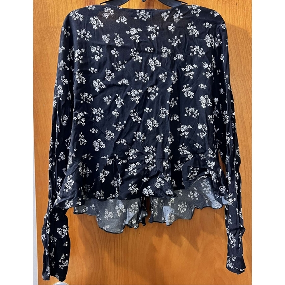 Forever 21+ | Floral Blouse - Picture 3 of 3